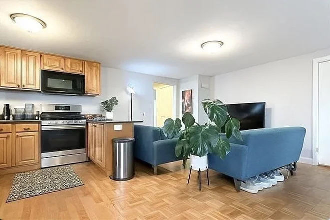2 bed, 1 bath apartment for rent at 10 Avon St Unit 17, Spring Hill