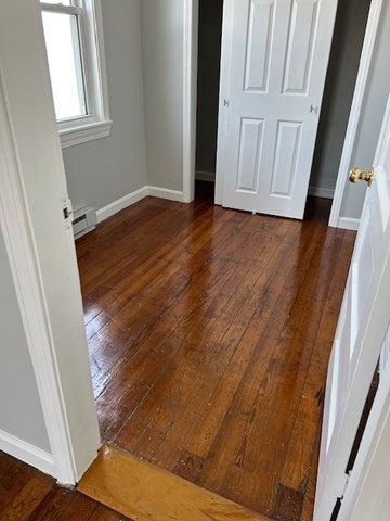 3 bed, 1 bath apartment for rent at 10 Baker St Unit 2, Bristol — photo 3 of 13
