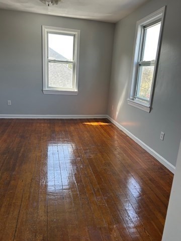 3 bed, 1 bath apartment for rent at 10 Baker St Unit 2, Bristol — photo 6 of 13