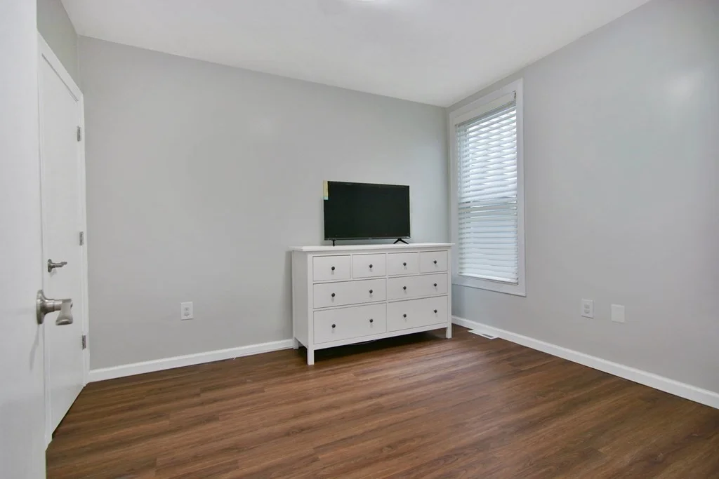 2 bed, 1 bath apartment for rent at 10 Bartlett St Unit A, Haverhill — photo 10 of 14