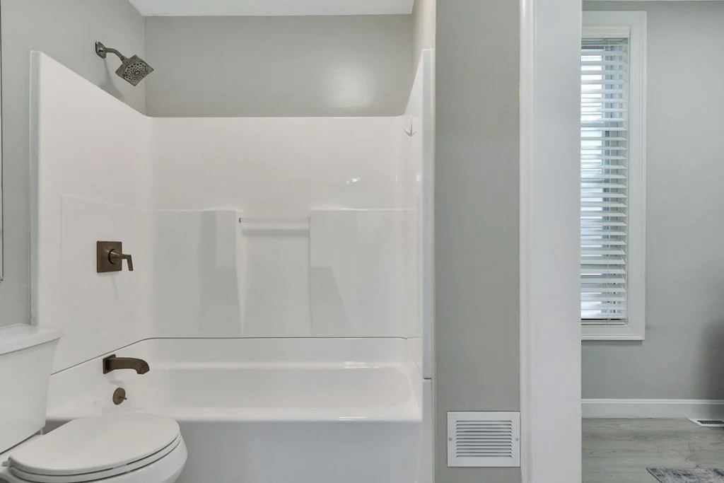 2 bed, 1 bath apartment for rent at 10 Bartlett St Unit A, Haverhill — photo 12 of 14