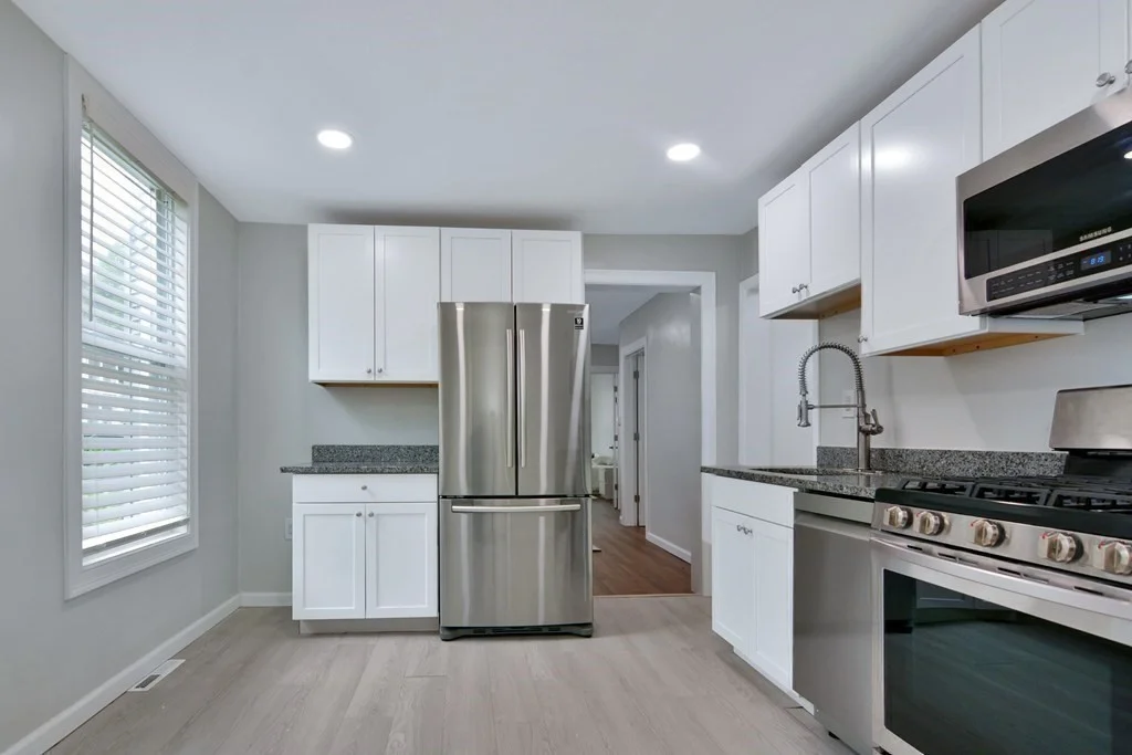 2 bed, 1 bath apartment for rent at 10 Bartlett St Unit A, Haverhill — photo 5 of 14