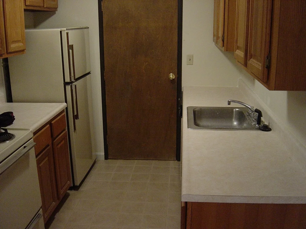 1 bed, 1 bath apartment for rent at 10 Basswood Ave Unit A-11, North Attleboro — photo 3 of 6