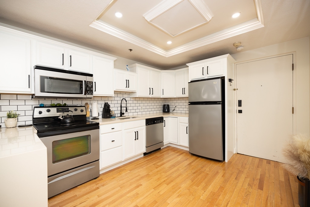 1 bed, 1 bath apartment for rent at 10 Beacon St Unit 102, Woburn — photo 2 of 12