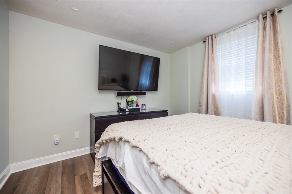 1 bed, 1 bath apartment for rent at 10 Beacon St Unit 102, Woburn — photo 10 of 12