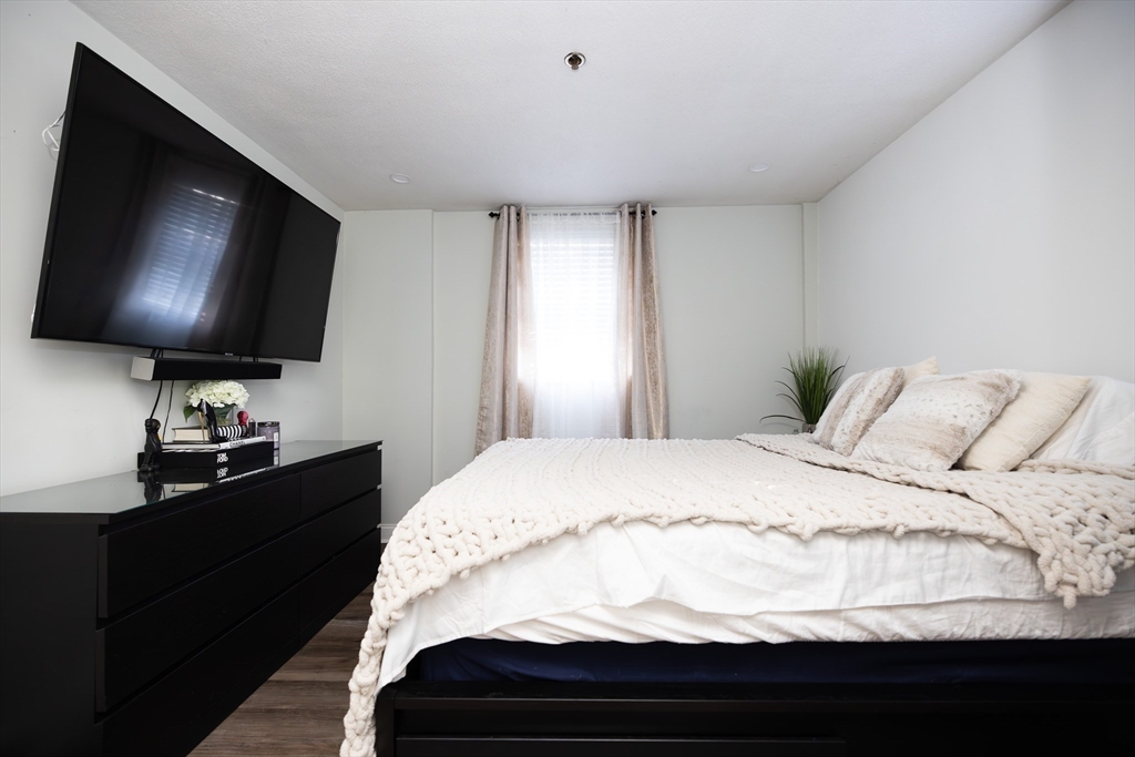 1 bed, 1 bath apartment for rent at 10 Beacon St Unit 102, Woburn — photo 7 of 12