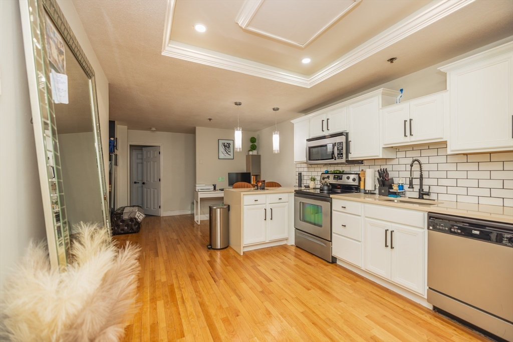 1 bed, 1 bath apartment for rent at 10 Beacon St Unit 102, Woburn — photo 3 of 12