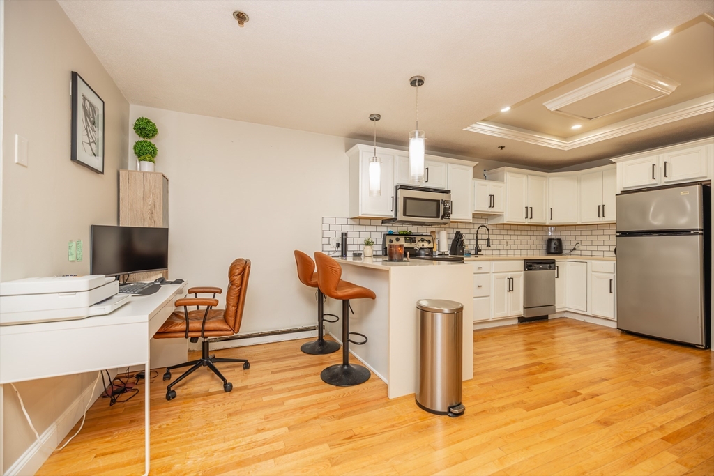 1 bed, 1 bath apartment for rent at 10 Beacon St Unit 102, Woburn — photo 1 of 12