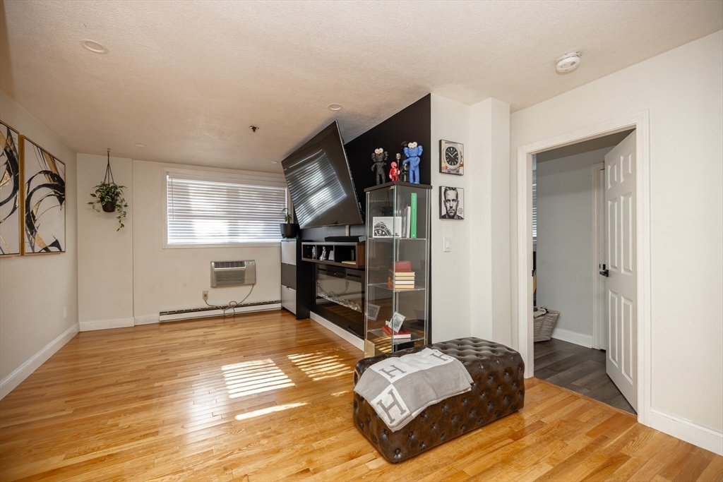 1 bed, 1 bath apartment for rent at 10 Beacon St Unit 102, Woburn — photo 6 of 12