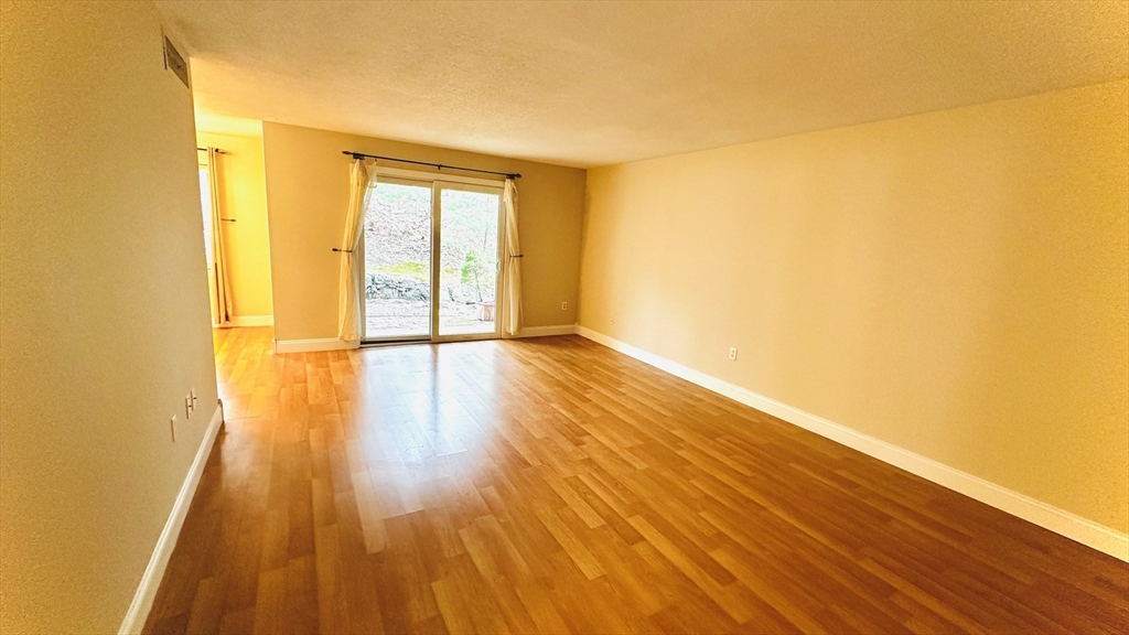 1 bed, 1 bath apartment for rent at 10 Beals Cove Rd Unit B, West Hingham — photo 7 of 13