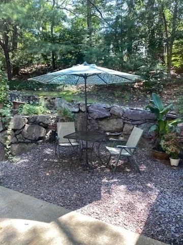 2 bed, 1 bath apartment for rent at 10 Beals Cove Rd Unit E, Hingham — photo 5 of 11
