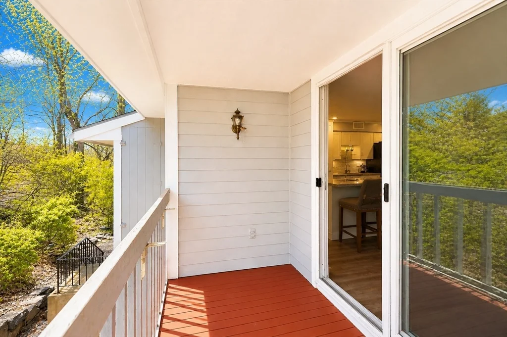 1 bed, 1 bath apartment for rent at 10 Beals Cove Rd Unit J, Hingham — photo 9 of 10