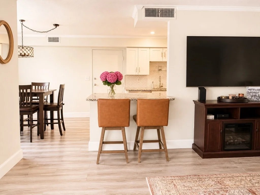 1 bed, 1 bath apartment for rent at 10 Beals Cove Rd Unit J, Hingham — photo 5 of 10