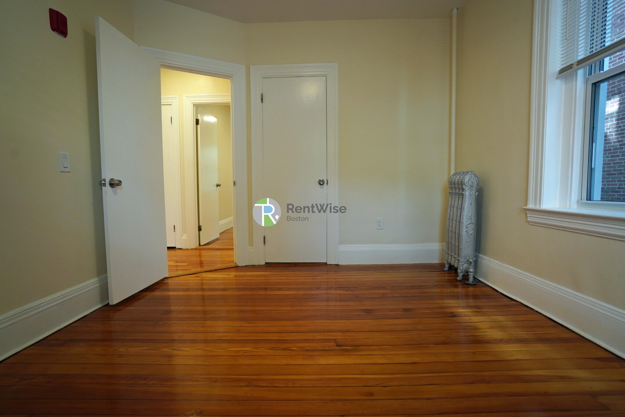 3 bed, 1.5 bath apartment for rent at 10 Beals St Unit 4, North Brookline — photo 20 of 26