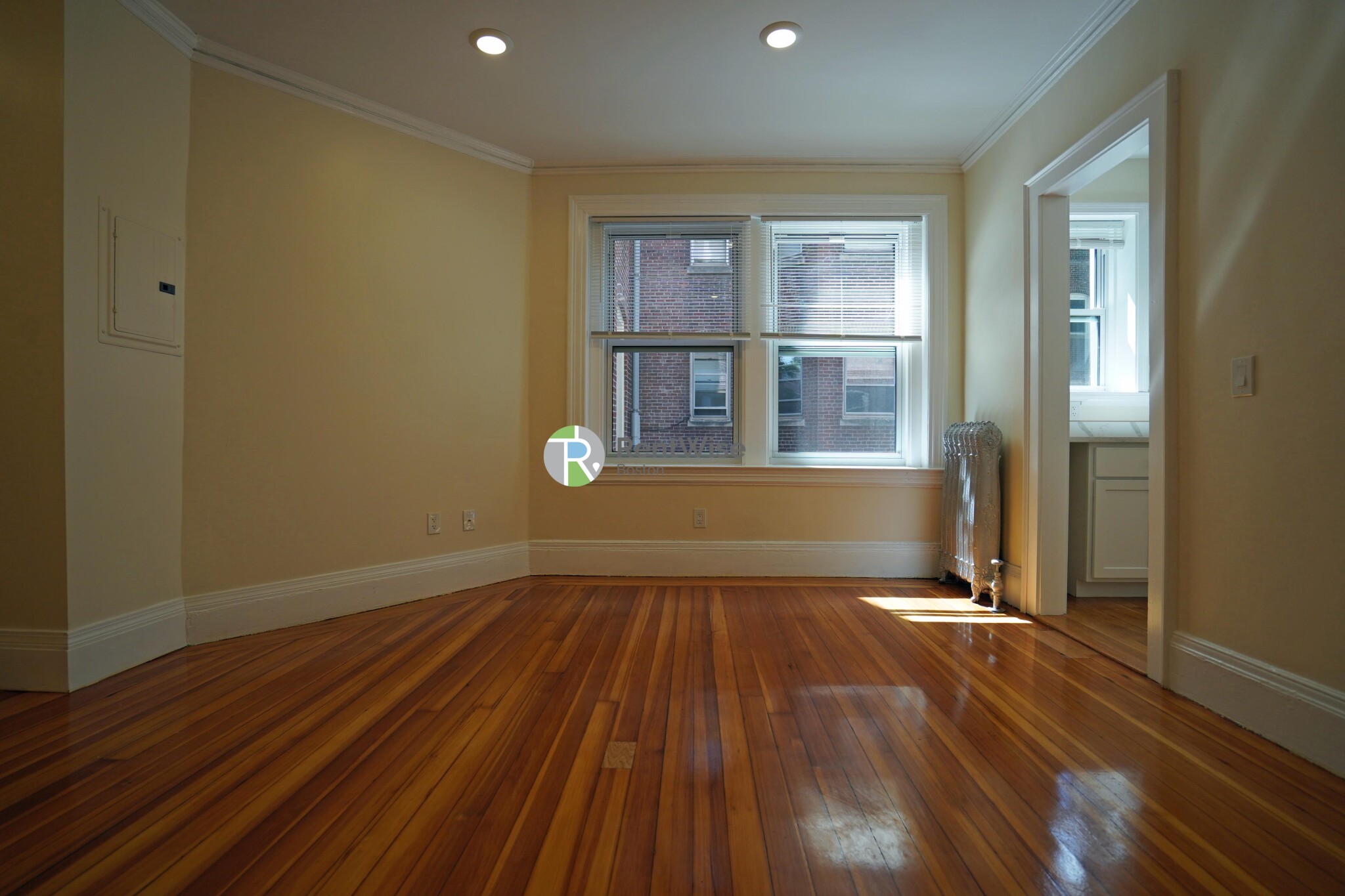 3 bed, 1.5 bath apartment for rent at 10 Beals St Unit 4, North Brookline — photo 3 of 26
