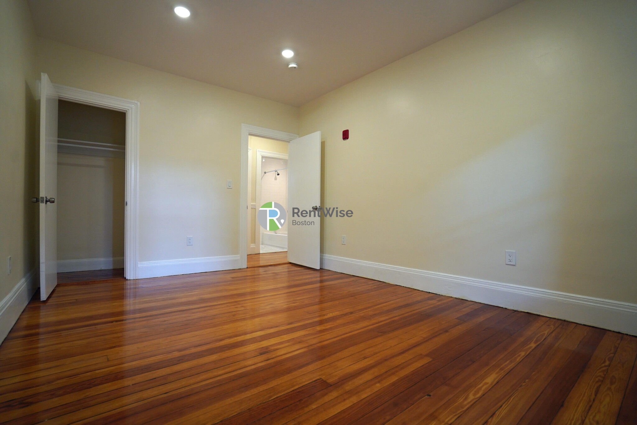 3 bed, 1.5 bath apartment for rent at 10 Beals St Unit 4, North Brookline — photo 26 of 26
