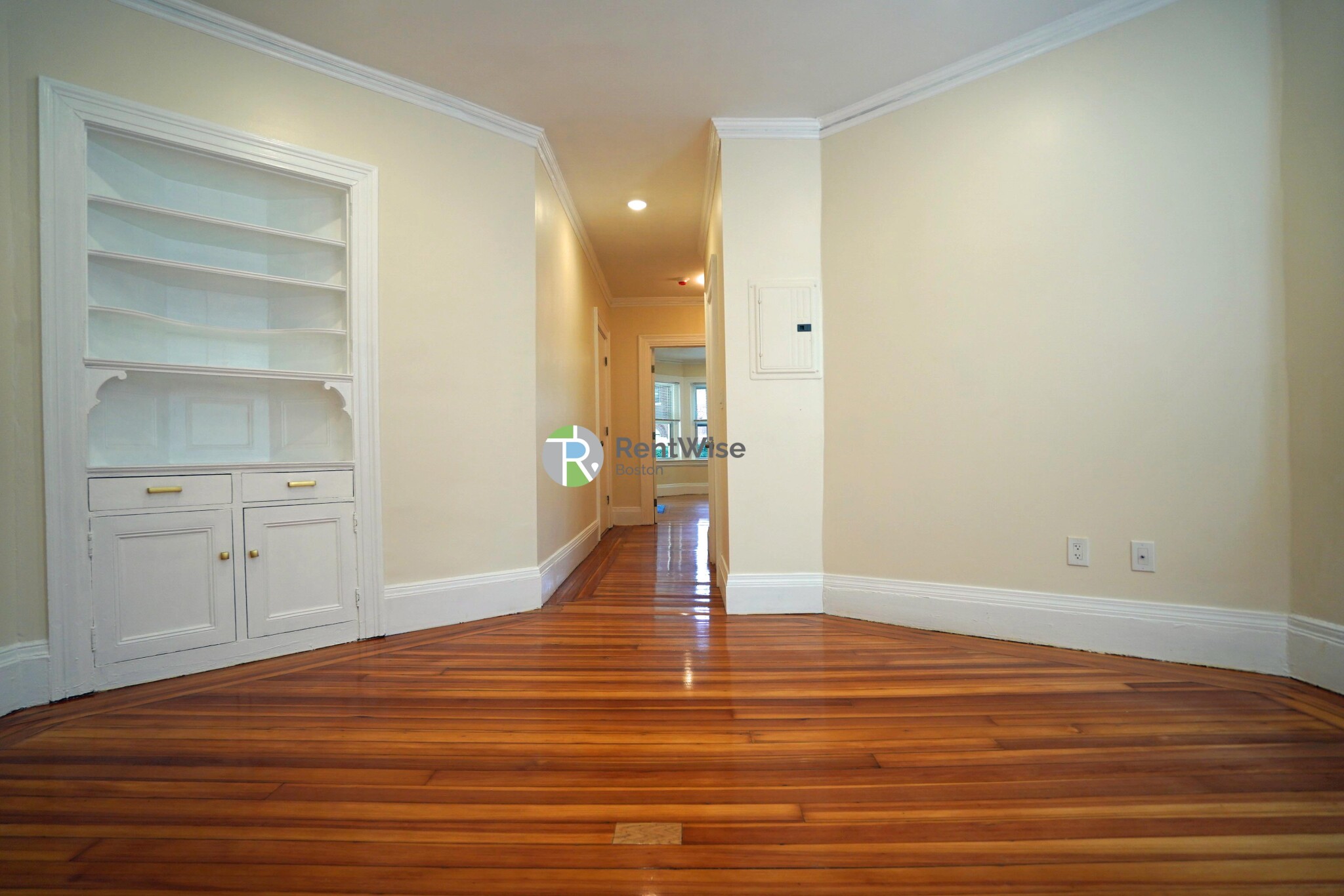 3 bed, 1.5 bath apartment for rent at 10 Beals St Unit 4, North Brookline — photo 4 of 26