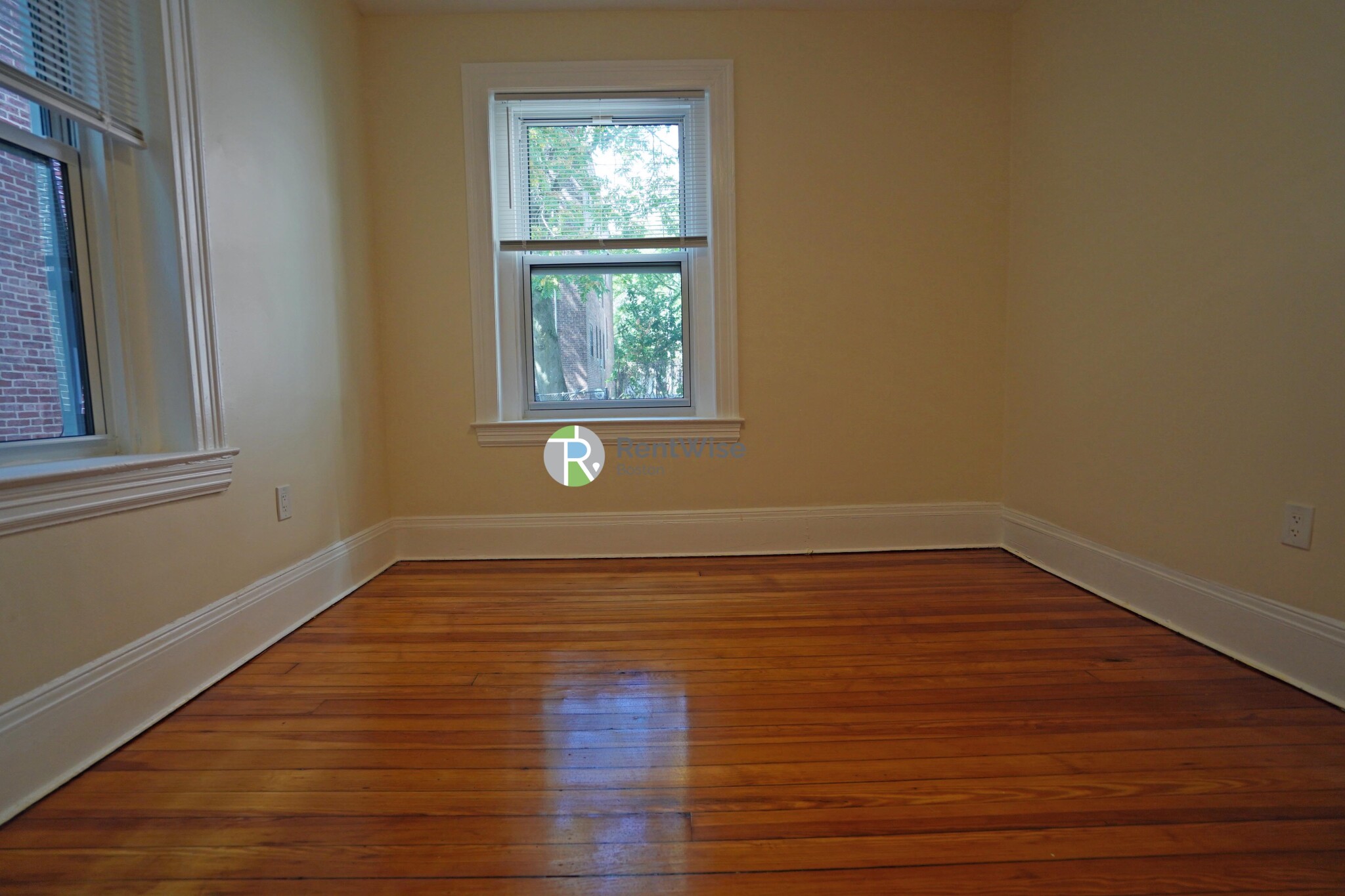 3 bed, 1.5 bath apartment for rent at 10 Beals St Unit 4, North Brookline — photo 19 of 26