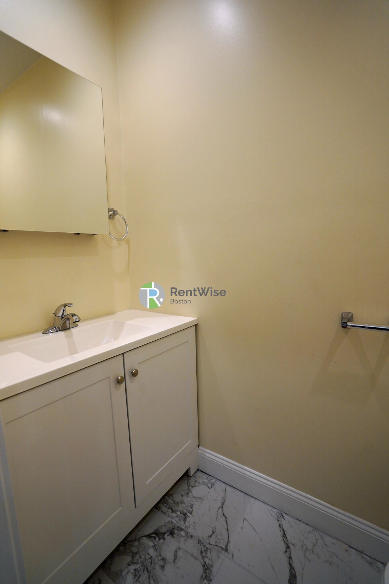 3 bed, 1.5 bath apartment for rent at 10 Beals St Unit 4, North Brookline — photo 15 of 26
