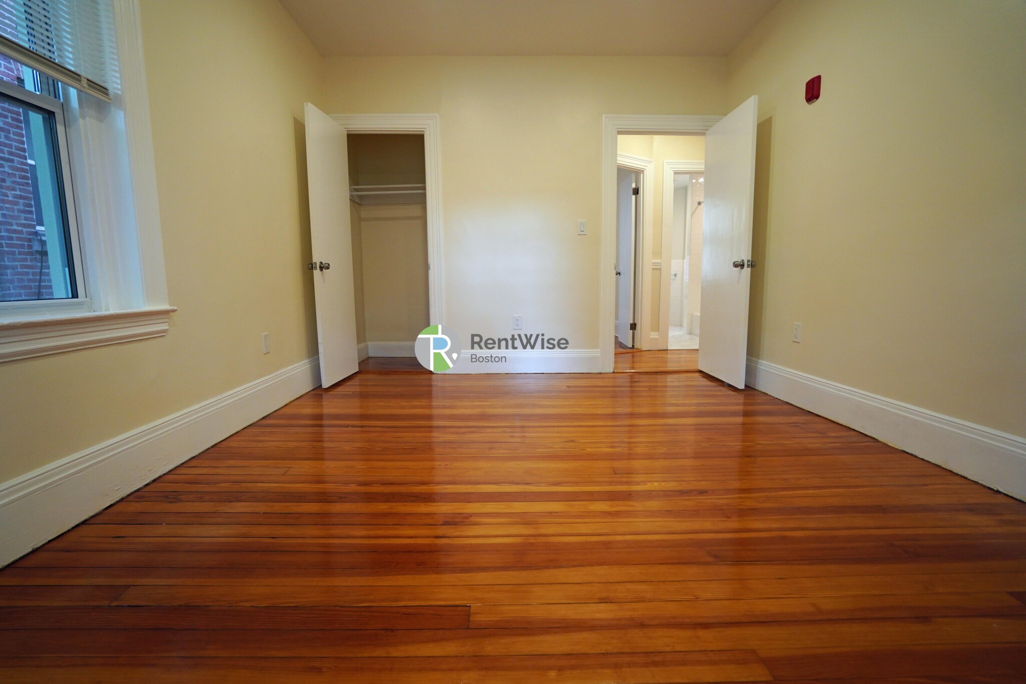 3 bed, 1.5 bath apartment for rent at 10 Beals St Unit 4, North Brookline — photo 25 of 26