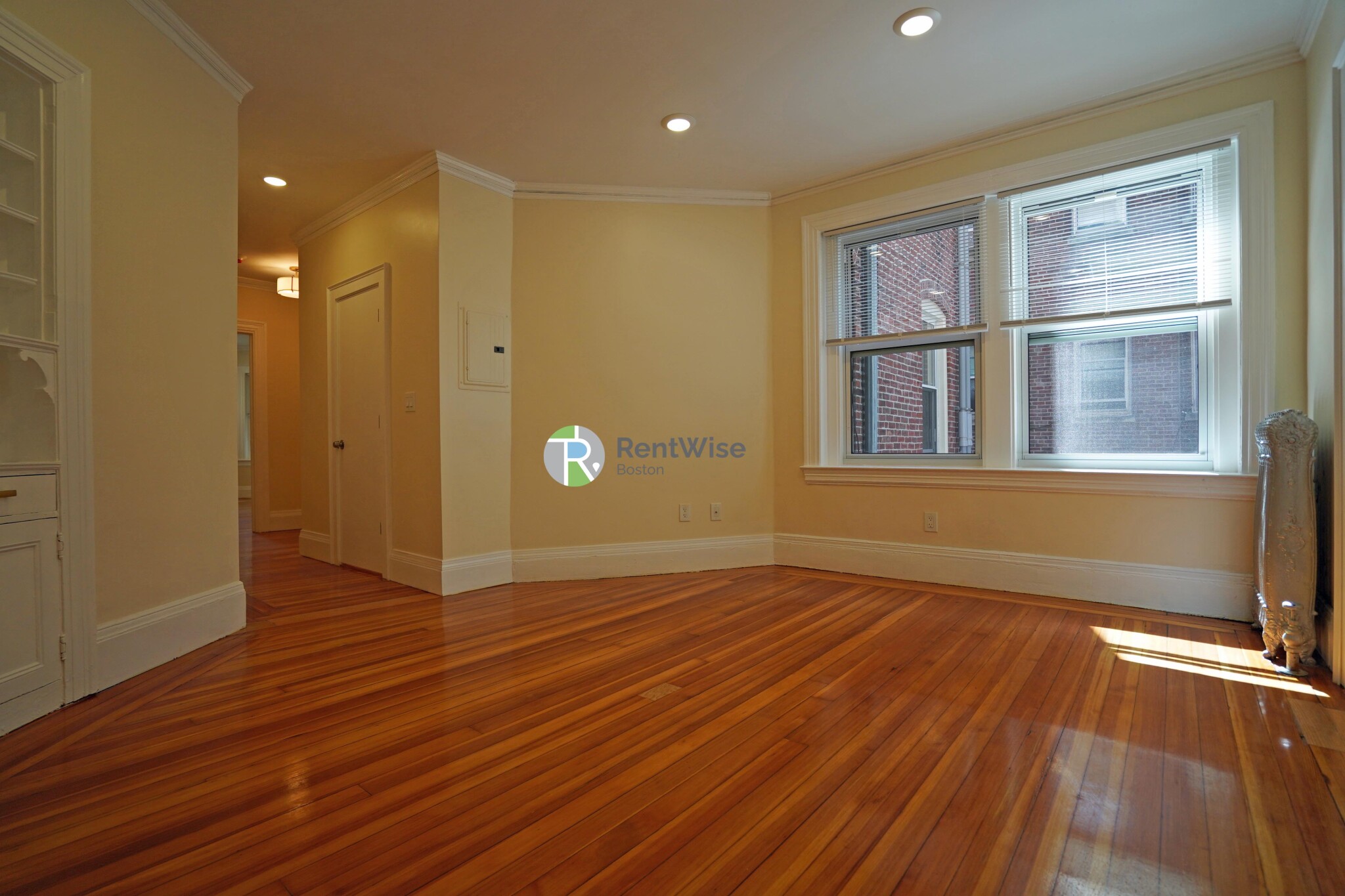 3 bed, 1.5 bath apartment for rent at 10 Beals St Unit 4, North Brookline — photo 2 of 26