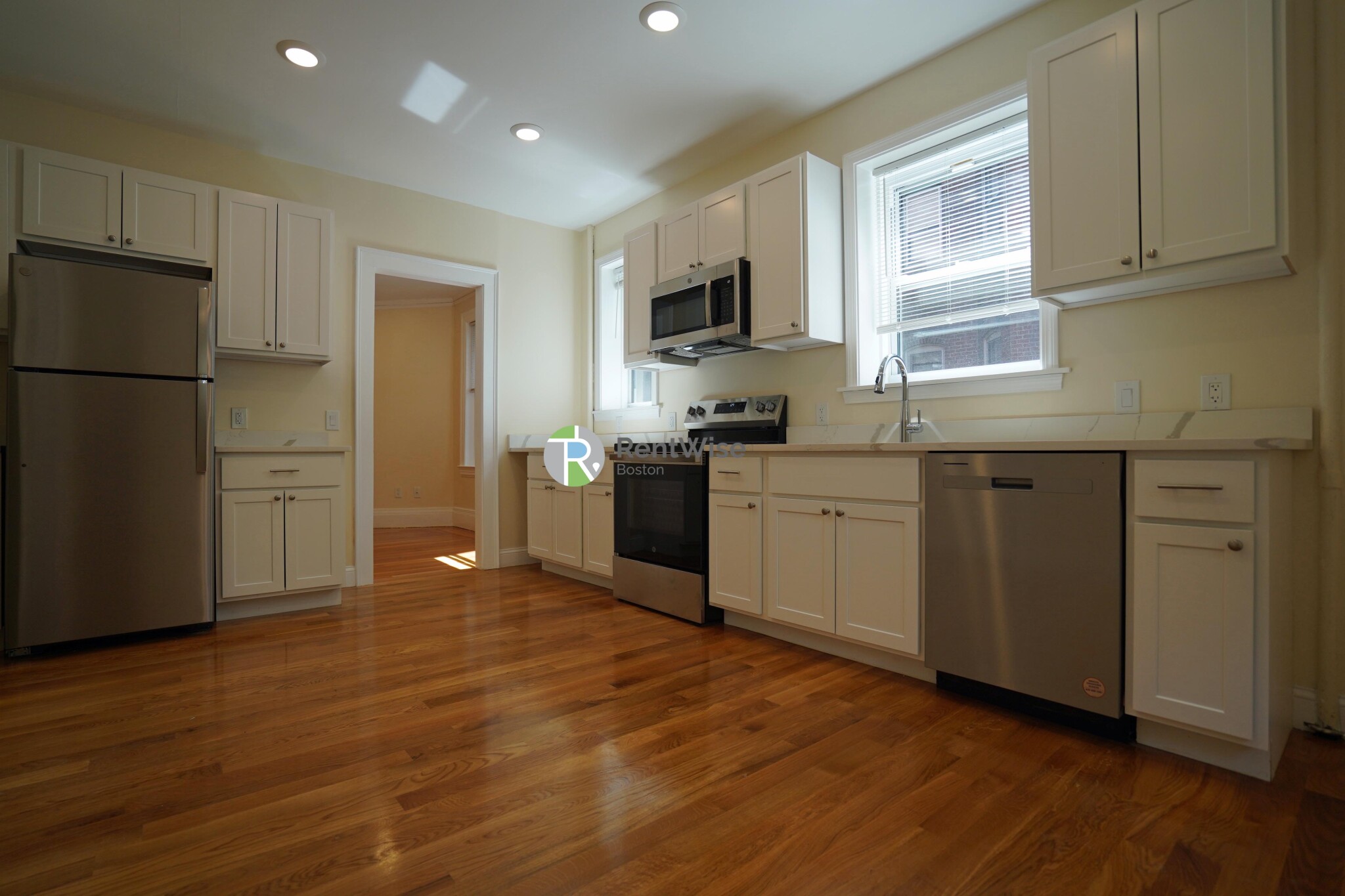 3 bed, 1.5 bath apartment for rent at 10 Beals St Unit 4, North Brookline — photo 9 of 26