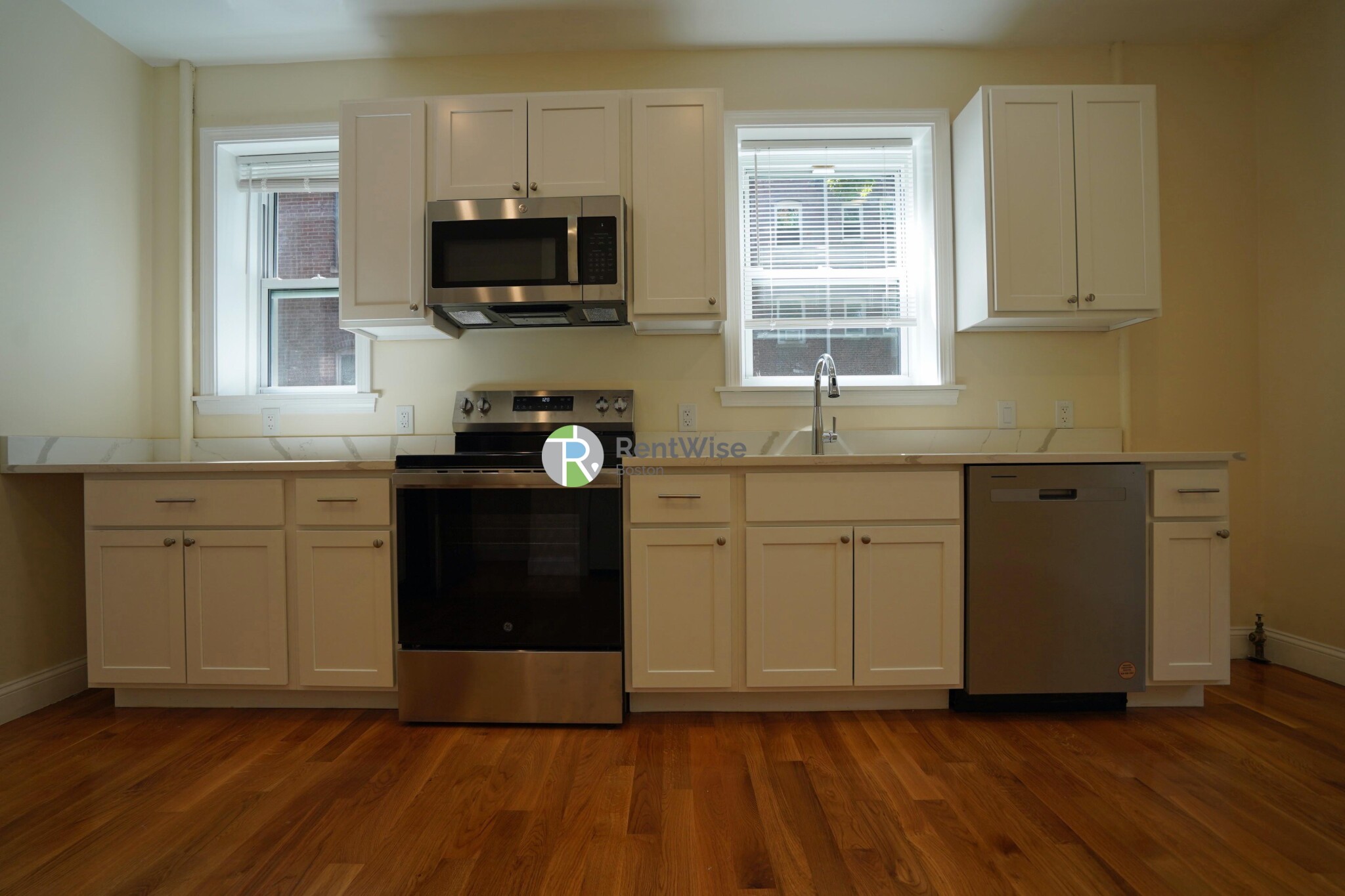 3 bed, 1.5 bath apartment for rent at 10 Beals St Unit 4, North Brookline — photo 7 of 26