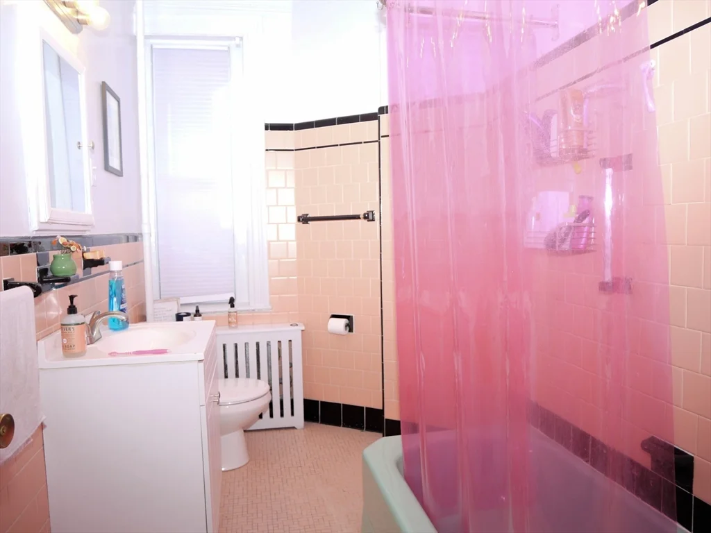3 bed, 1 bath apartment for rent at 10 Beals Unit 1, Coolidge Corner — photo 8 of 8
