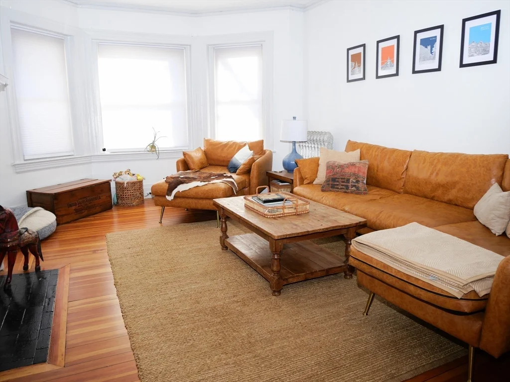 3 bed, 1 bath apartment for rent at 10 Beals Unit 1, Coolidge Corner — photo 1 of 8