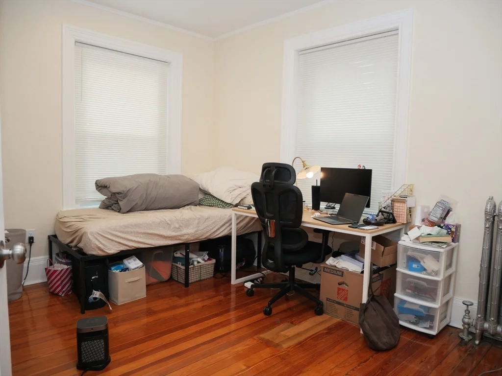 3 bed, 1 bath apartment for rent at 10 Beals Unit 2, Coolidge Corner — photo 9 of 11