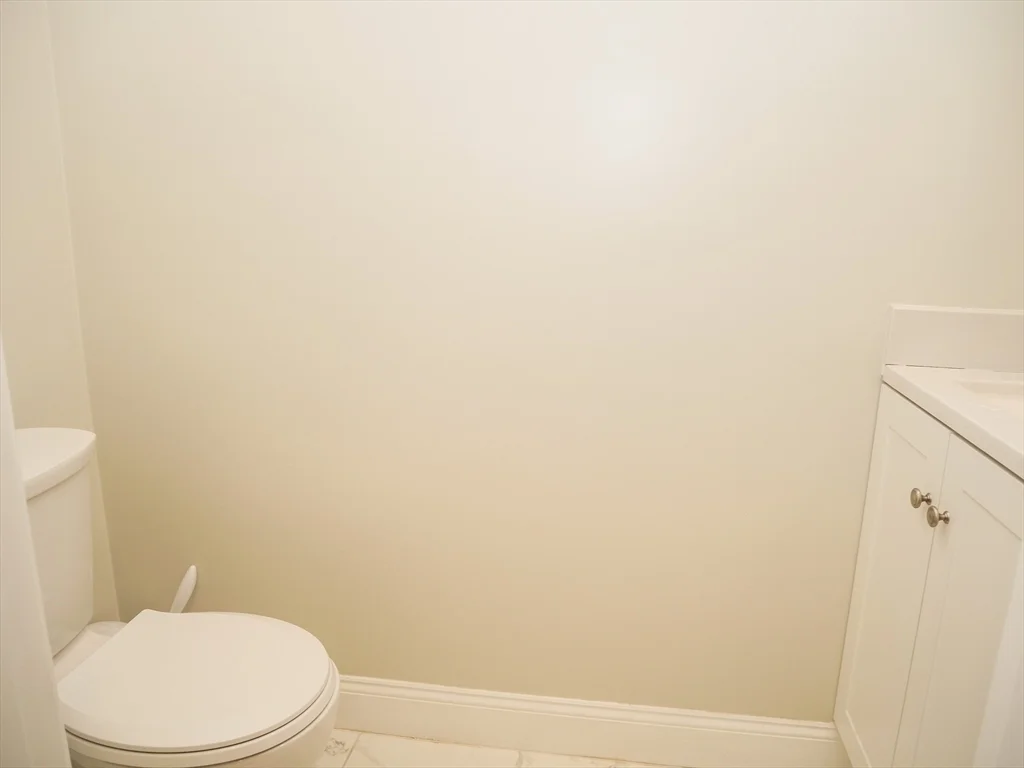 3 bed, 1 bath apartment for rent at 10 Beals Unit 2, Coolidge Corner — photo 6 of 11