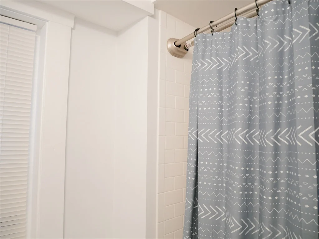 Studio bed, 1 bath apartment for rent at 10 Beals Unit B1, Coolidge Corner — photo 7 of 8