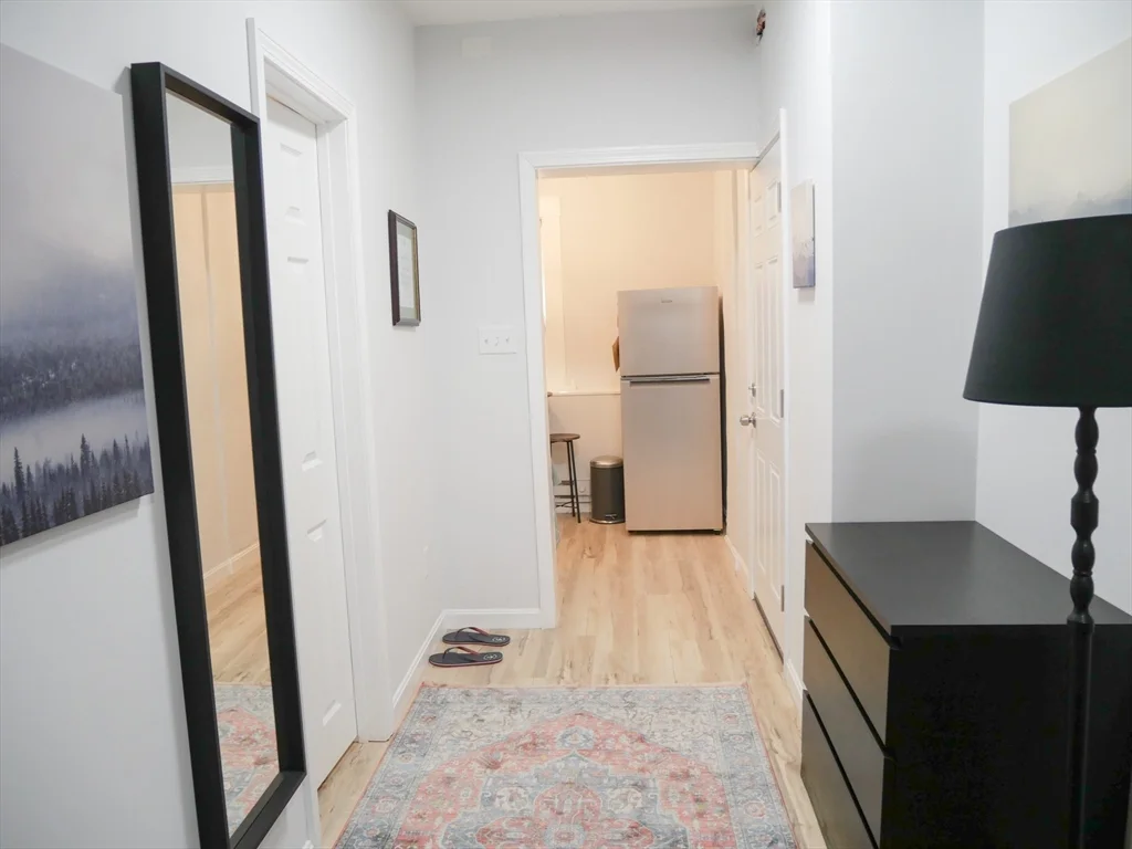Studio bed, 1 bath apartment for rent at 10 Beals Unit B1, Coolidge Corner — photo 4 of 8