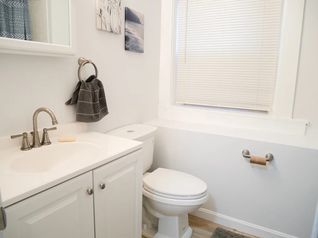 Studio bed, 1 bath apartment for rent at 10 Beals Unit B1, Coolidge Corner — photo 6 of 8