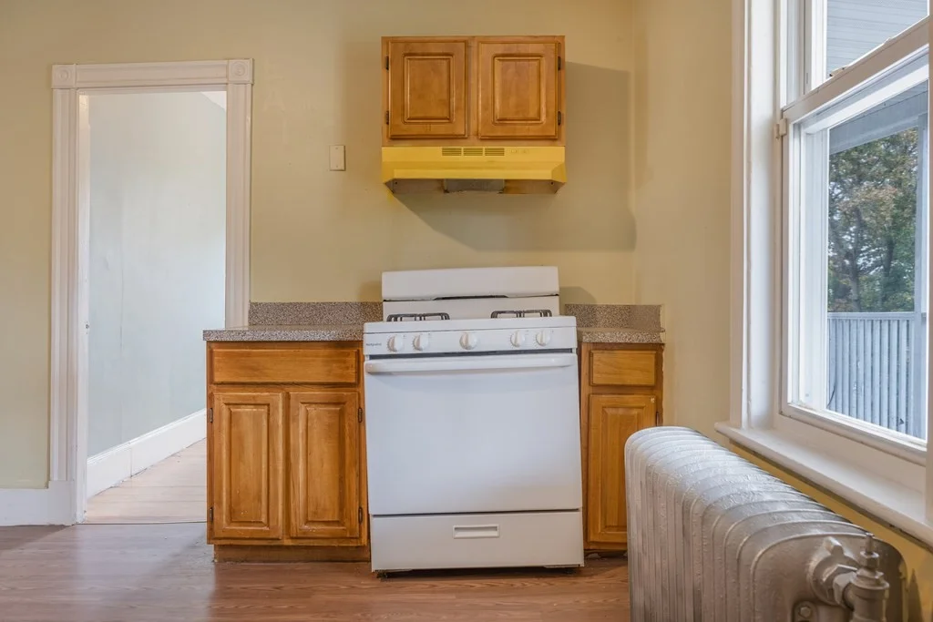 3 bed, 1 bath apartment for rent at 10 Bearse Ave Unit 3, Dorchester — photo 9 of 22