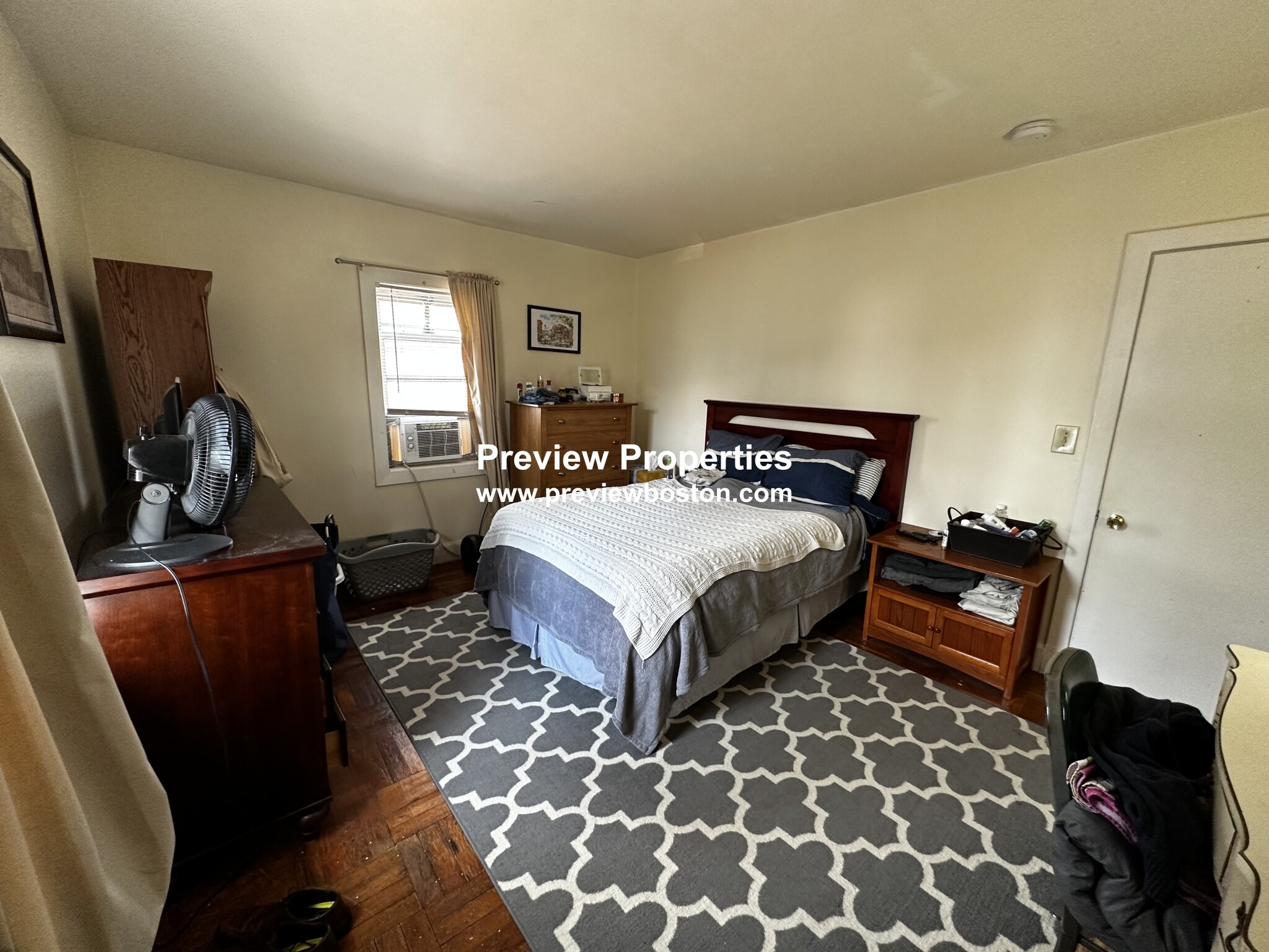 1 bed, 1 bath apartment for rent at 10 Beechcroft St Unit 4, Oak Square — photo 1 of 17