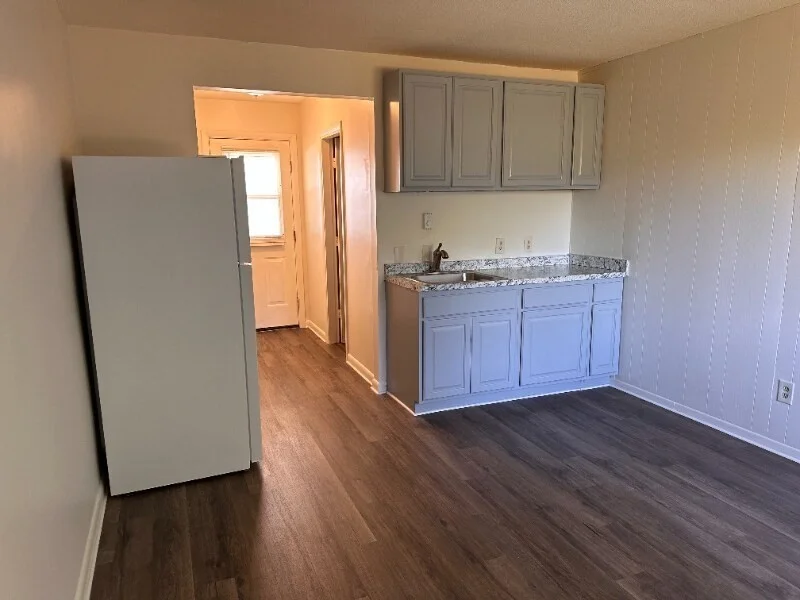 Studio bed, 1 bath apartment for rent at 10 Belchertown Rd Unit 17, Amherst — photo 3 of 8