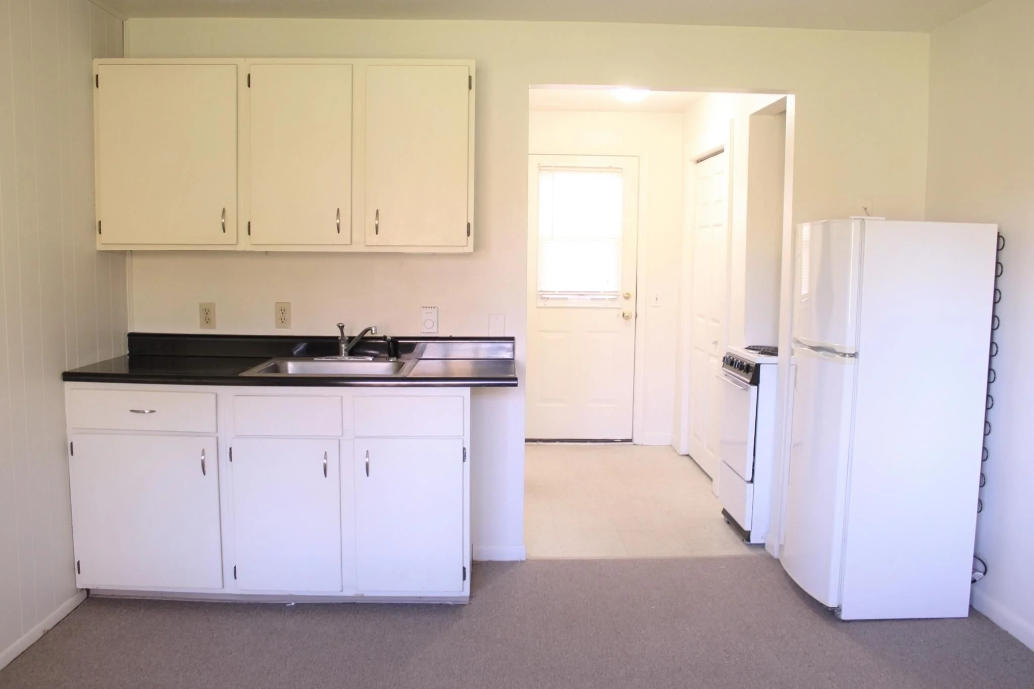 Studio bed, 1 bath apartment for rent at 10 Belchertown Rd Unit 18, Amherst — photo 1 of 7