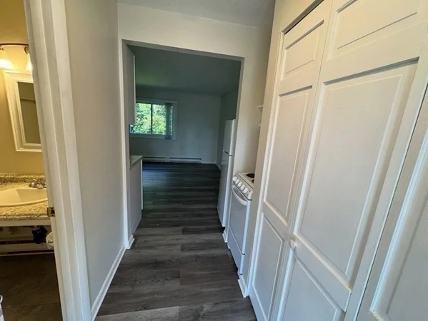 1 bed, 1 bath apartment for rent at 10 Belchertown Rd Unit 20, Amherst — photo 3 of 6