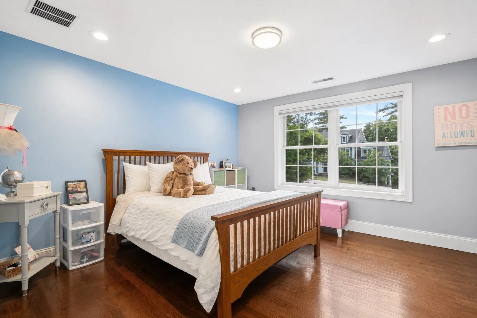 5 bed, 3 bath apartment for rent at 10 Bellevue Ave, Winchester — photo 21 of 41