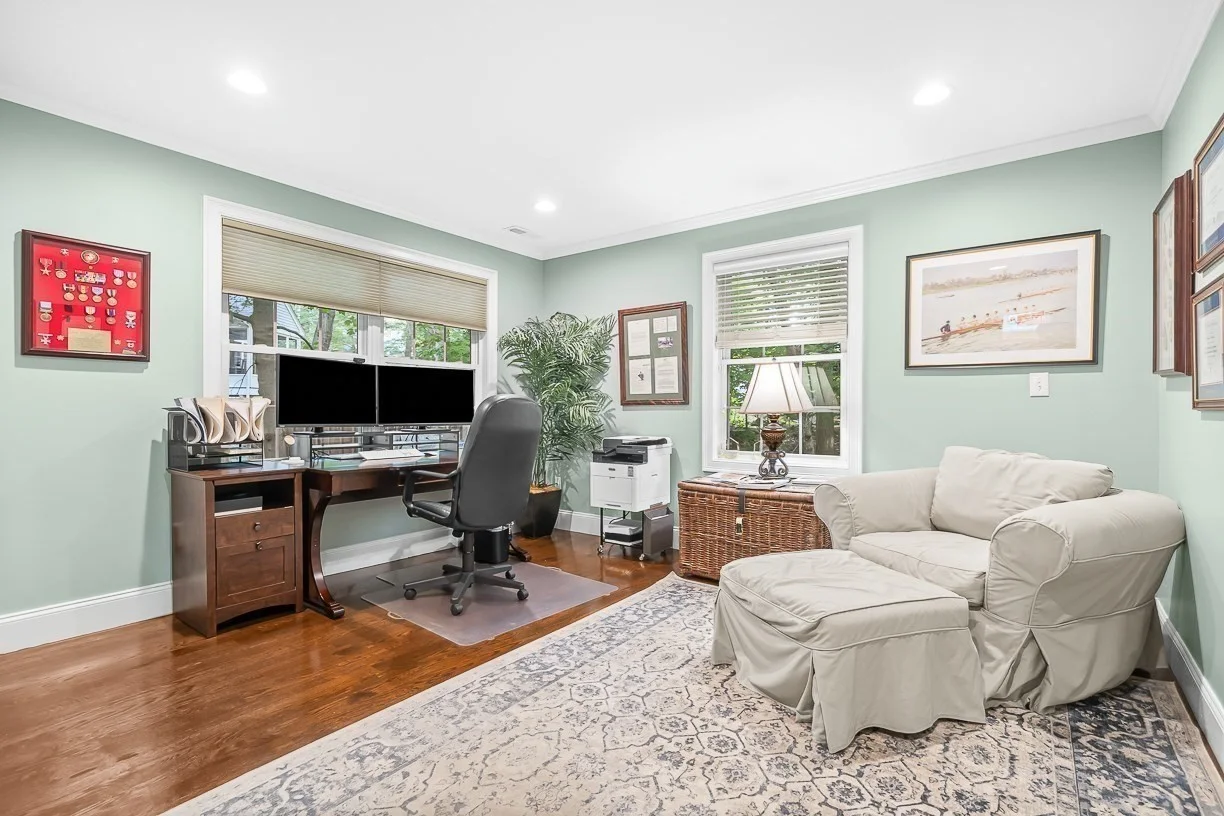 5 bed, 3 bath apartment for rent at 10 Bellevue Ave, Winchester — photo 16 of 41
