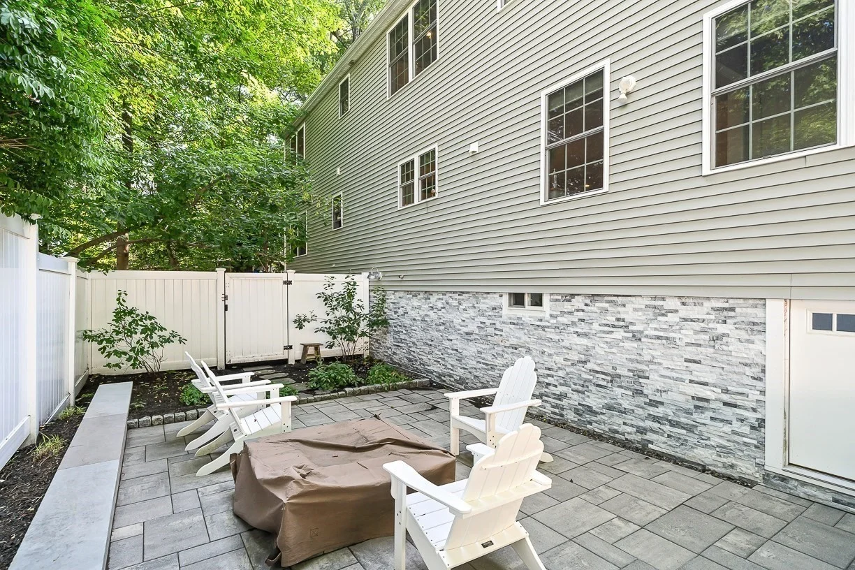 5 bed, 3 bath apartment for rent at 10 Bellevue Ave, Winchester — photo 37 of 41
