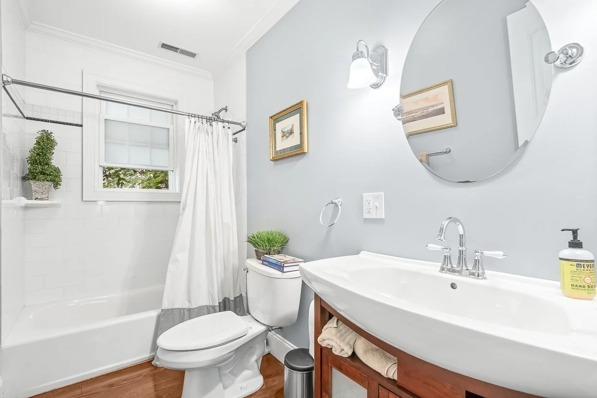 5 bed, 3 bath apartment for rent at 10 Bellevue Ave, Winchester — photo 18 of 41
