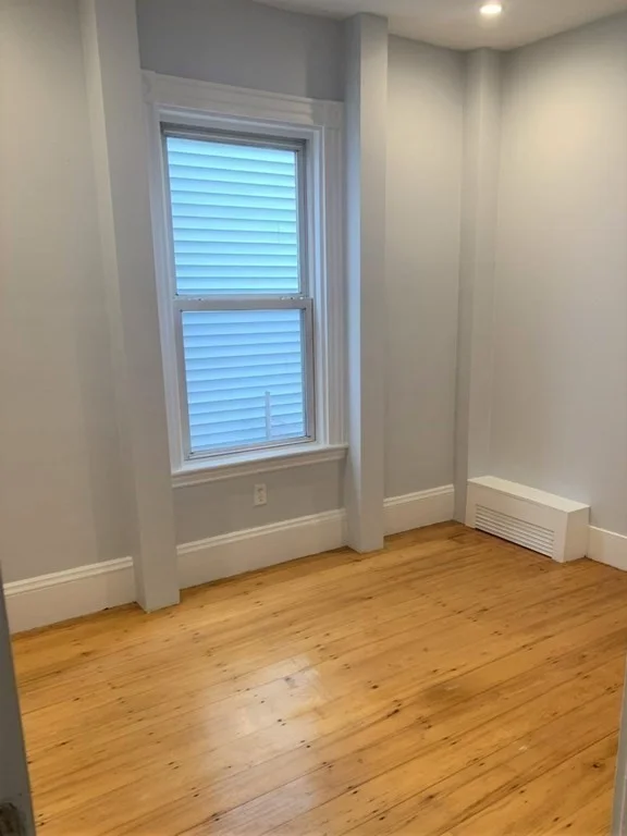 3 bed, 1 bath apartment for rent at 10 Bellflower St Unit 2, Dorchester — photo 5 of 17