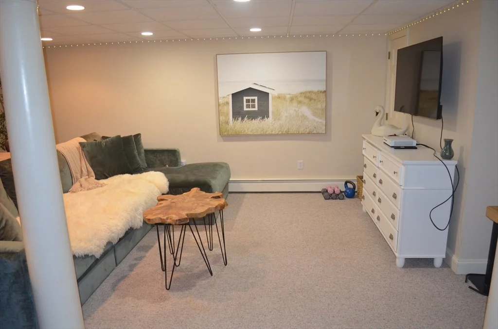 3 bed, 2 bath apartment for rent at 10 Berwick Rd, Lexington — photo 17 of 19