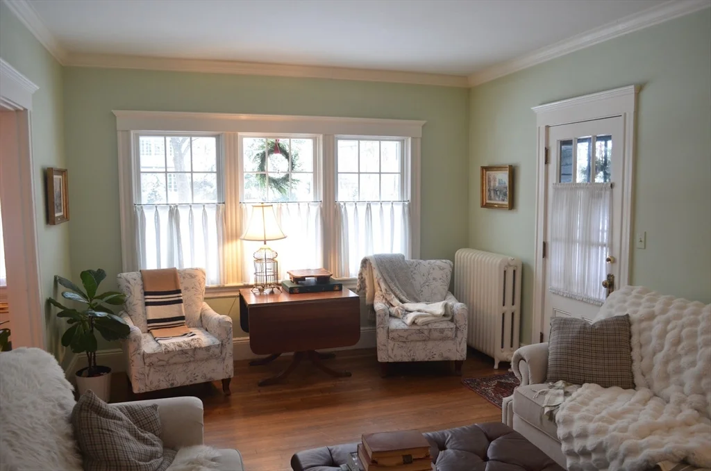 3 bed, 2 bath apartment for rent at 10 Berwick Rd, Lexington — photo 1 of 19
