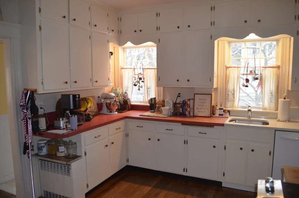 3 bed, 2 bath apartment for rent at 10 Berwick Rd, Lexington — photo 5 of 19