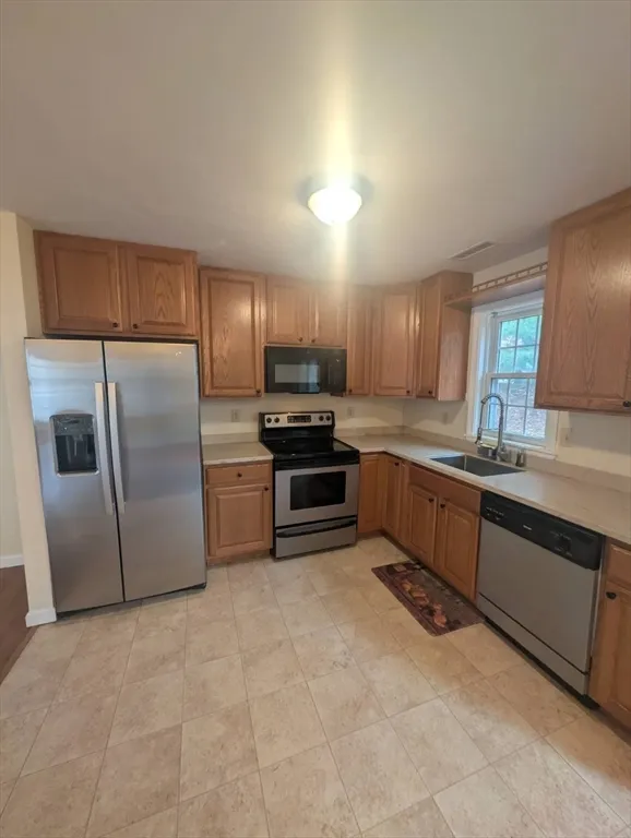2 bed, 1 bath apartment for rent at 10 Beverly Cv Unit 0, Worcester — photo 11 of 19