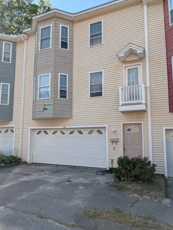 2 bed, 1 bath apartment for rent at 10 Beverly Cv Unit 0, Worcester — photo 2 of 19