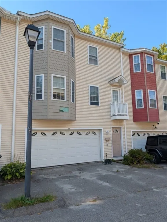 2 bed, 1 bath apartment for rent at 10 Beverly Cv Unit 0, Worcester — photo 3 of 19